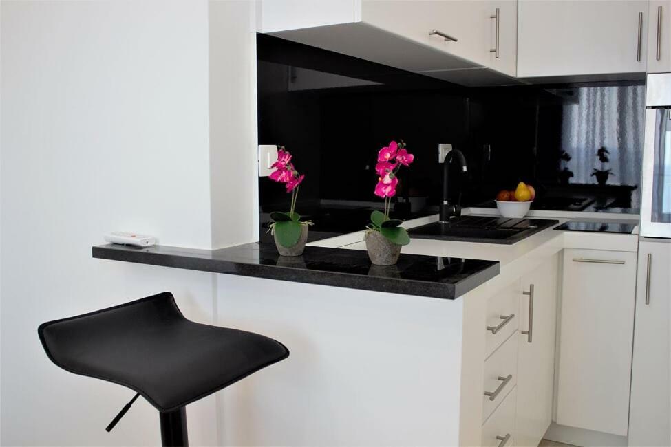 Mariner 602 Appartement Sutomore Buitenkant foto
